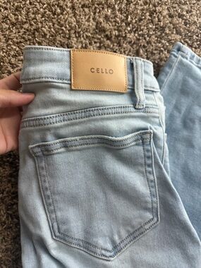 Light Blue Straight-Leg Jeans — med-Rise Women’s Cello